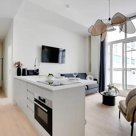 Modern - 2br-6p - Eiffel Tower Apartment Paris