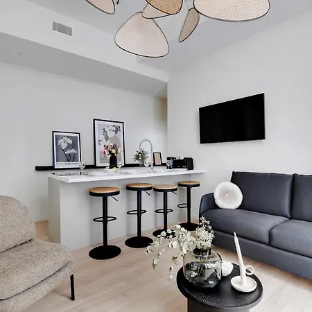 Modern - 2br-6p - Eiffel Tower Apartment Paris